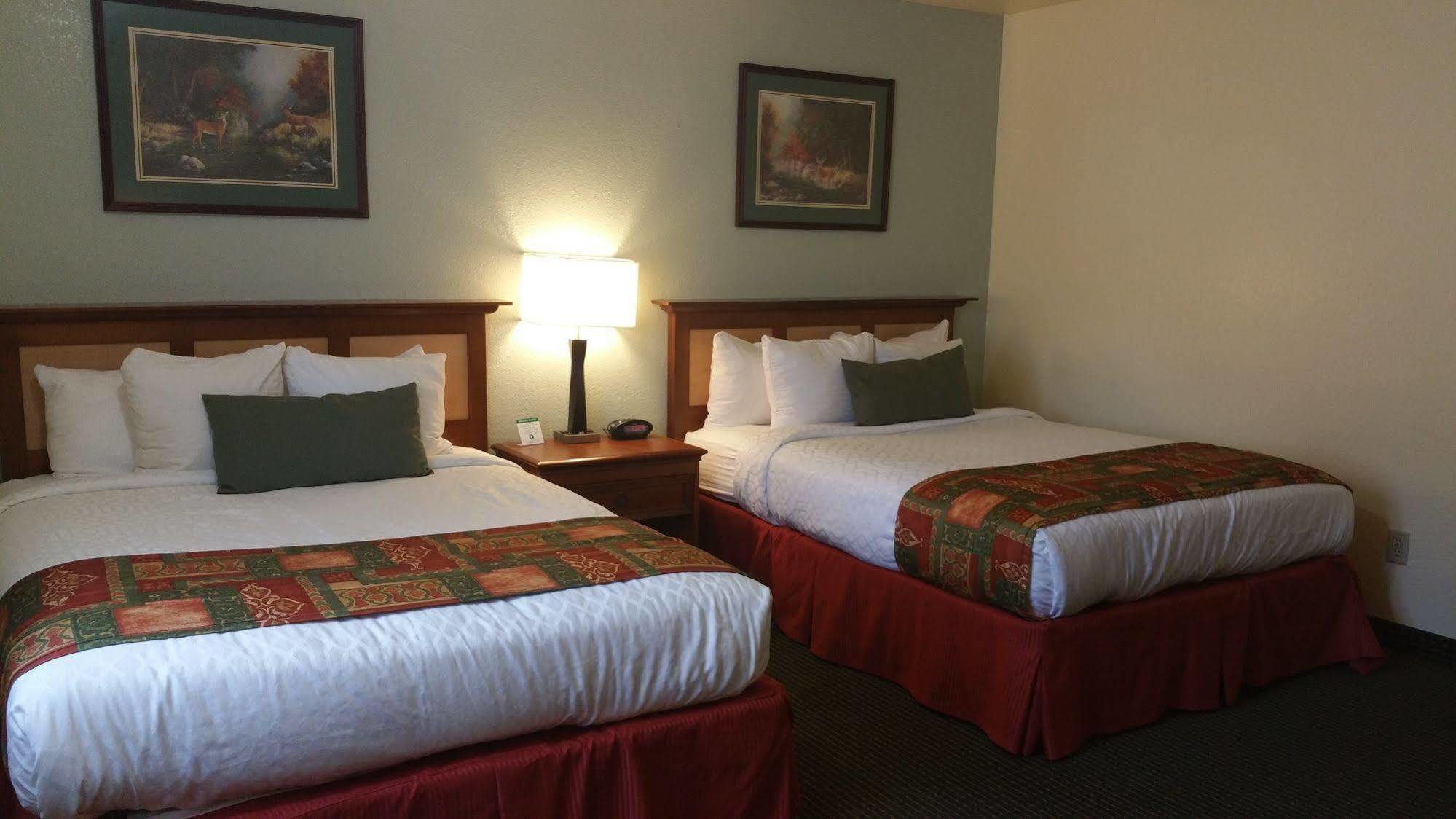 Best Western Plus Sonora Oaks Hotel And Conference Center Exterior photo
